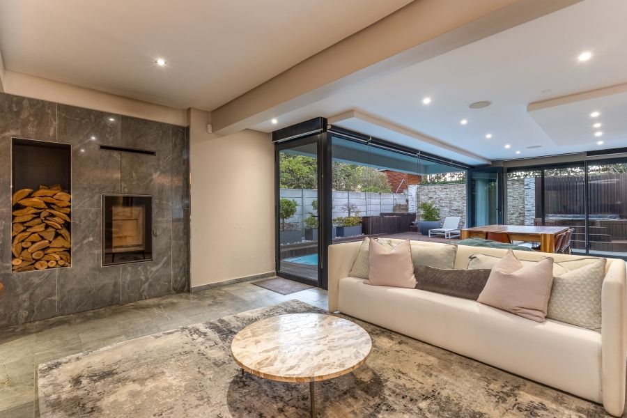 6 Bedroom Property for Sale in Mostertsdrift Western Cape